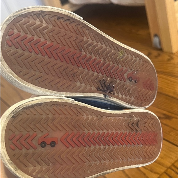 See Kai Run Girl’s Denim Sneakers with Pink Accents - Picture 9 of 17